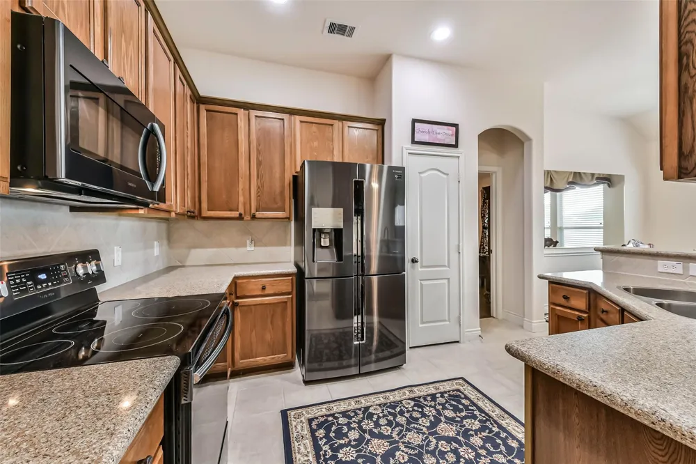 4055 Bentwood Drive Dickinson, TX 77539