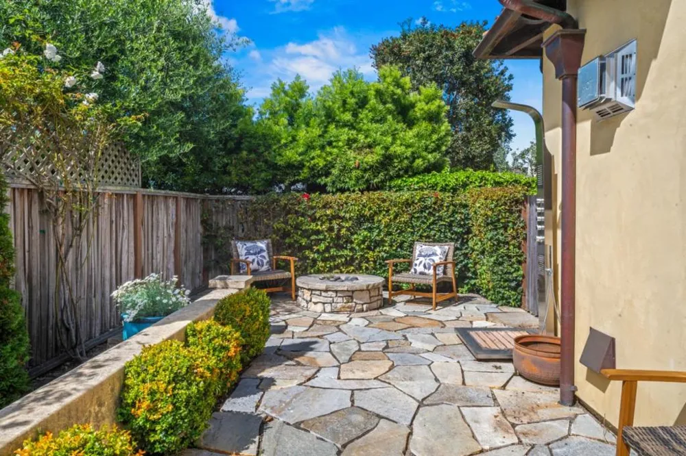 Carmelo 2 SW of 9th Carmel, CA 93921