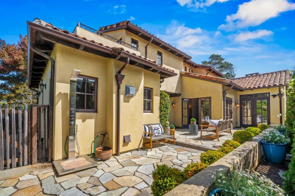 Carmelo 2 SW of 9th Carmel, CA 93921