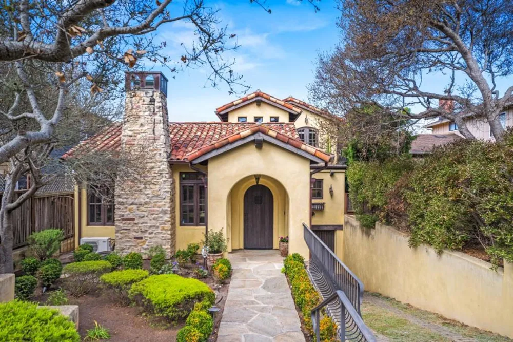 Carmelo 2 SW of 9th Carmel, CA 93921