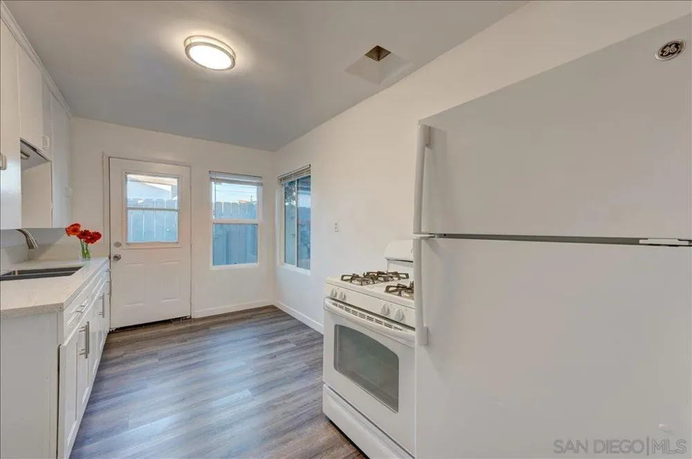 7051 Stanford Avenue La Mesa, CA 91942