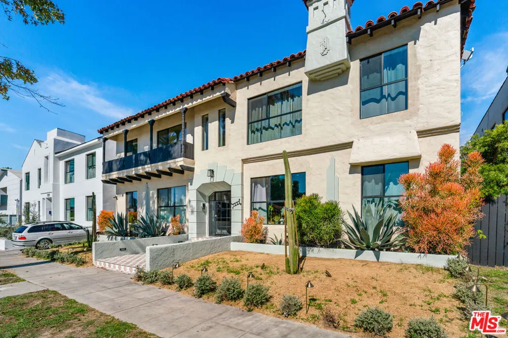7223 Willoughby Avenue #212 Los Angeles, CA 90046