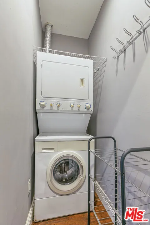 7223 Willoughby Avenue #212 Los Angeles, CA 90046