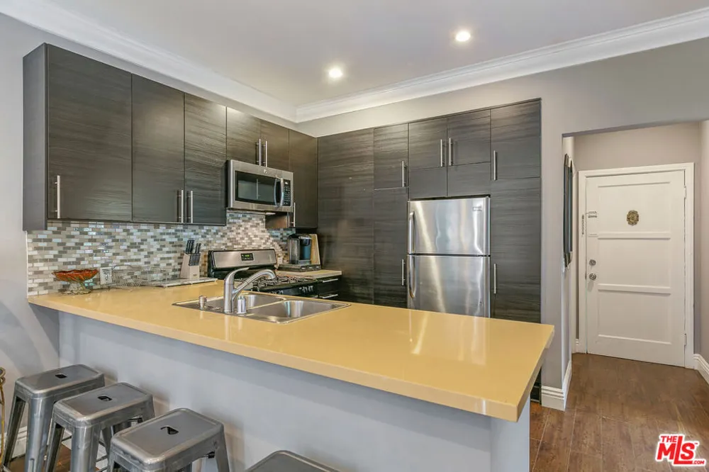 7223 Willoughby Avenue #212 Los Angeles, CA 90046