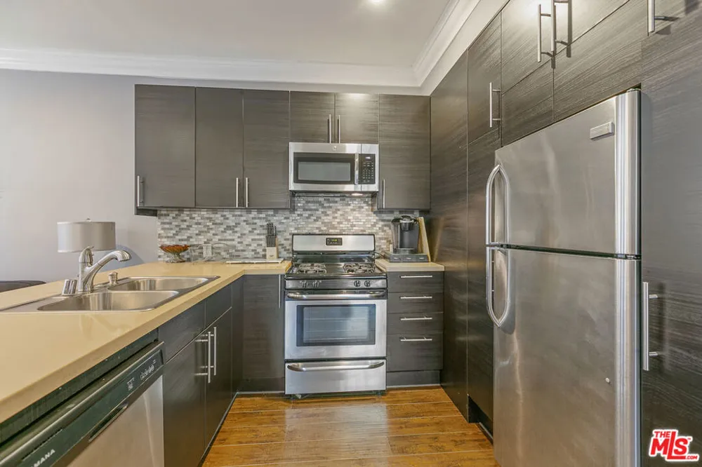 7223 Willoughby Avenue #212 Los Angeles, CA 90046
