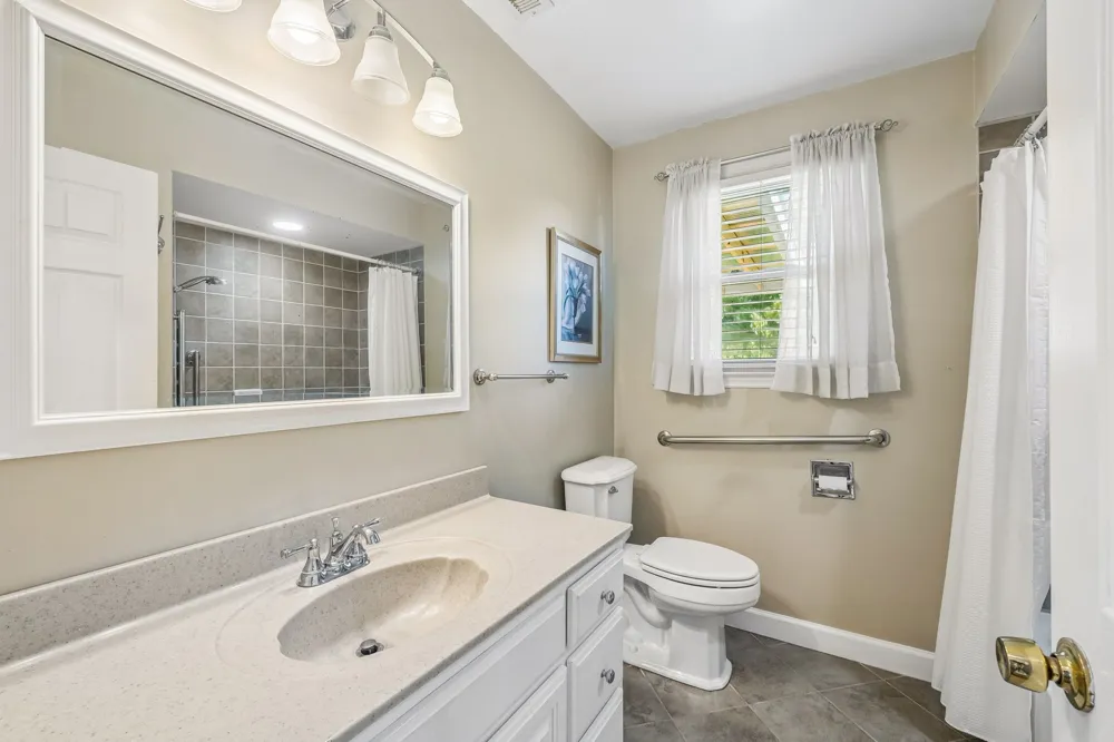 74 Valeria St Nashville, TN 37210