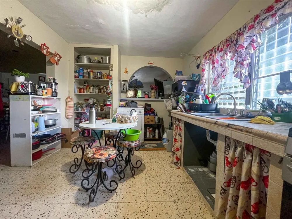 144 CALLE GRANATE Vieques, PR 00765
