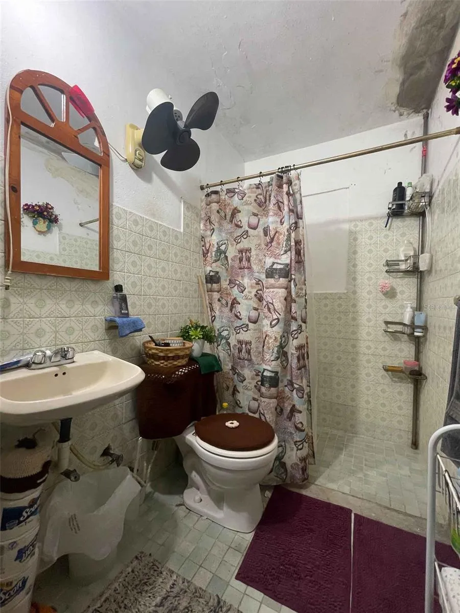 144 CALLE GRANATE Vieques, PR 00765