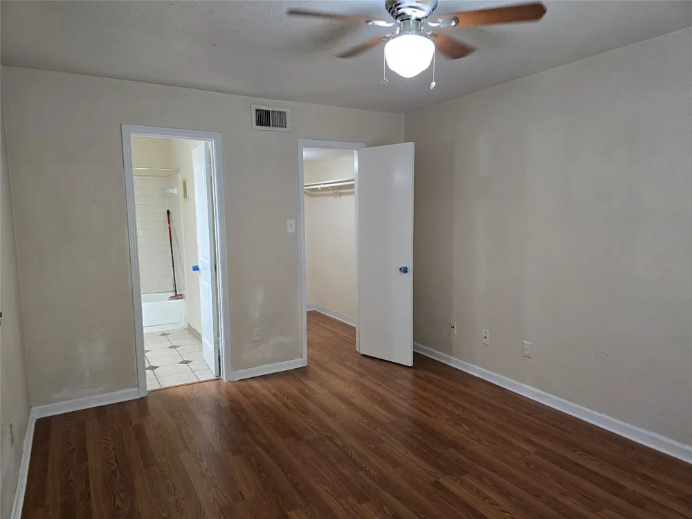 9797 Leawood Blvd #104 Houston, TX 77099