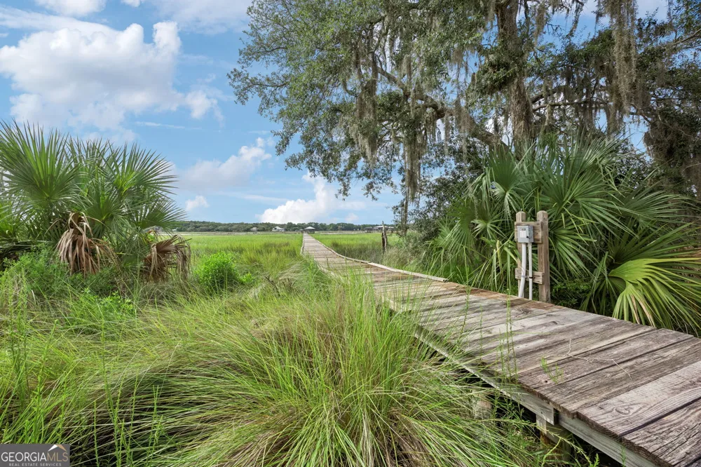 915 Riverview DR E Saint Marys, GA 31558