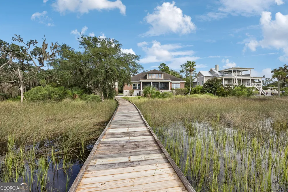 915 Riverview DR E Saint Marys, GA 31558