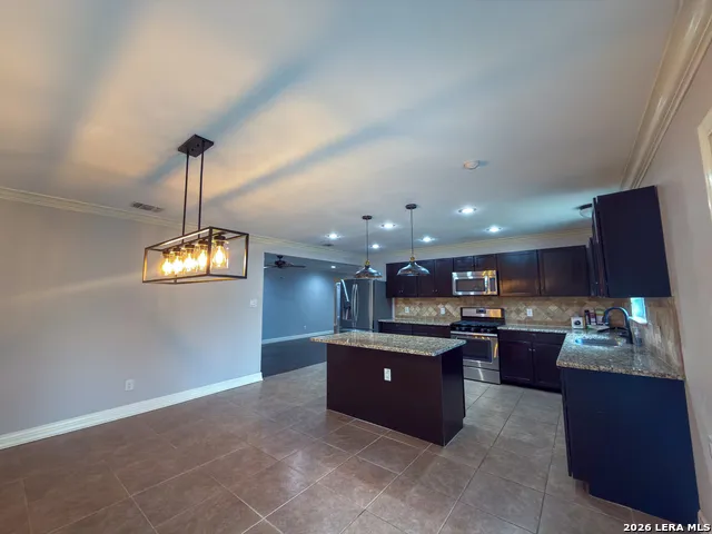 614 SHADYWOOD LN San Antonio, TX 78216