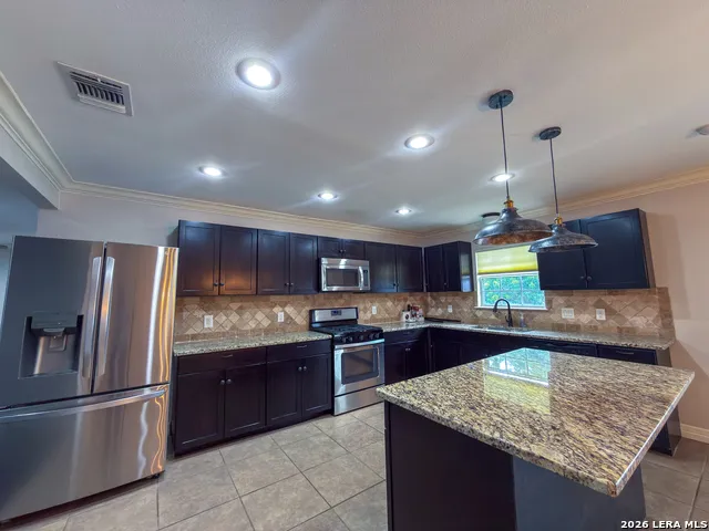 614 SHADYWOOD LN San Antonio, TX 78216