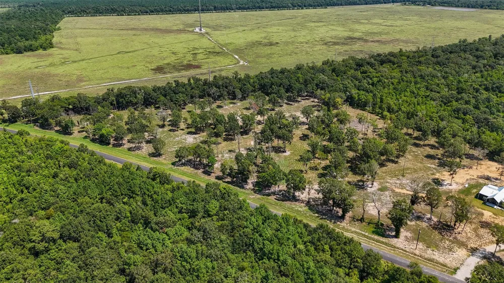 1977 County Road 105 Devers, TX 77538