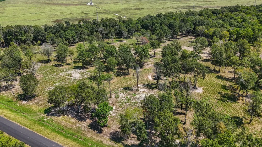 1977 County Road 105 Devers, TX 77538