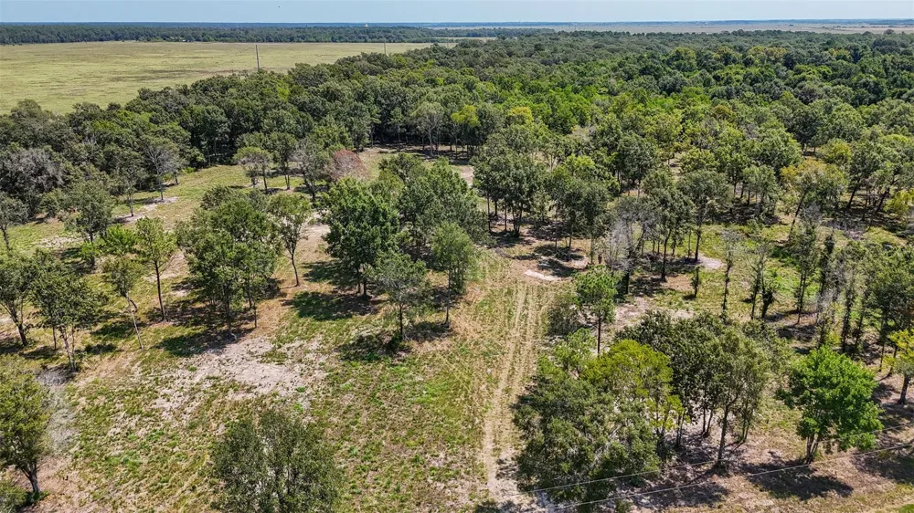 1977 County Road 105 Devers, TX 77538