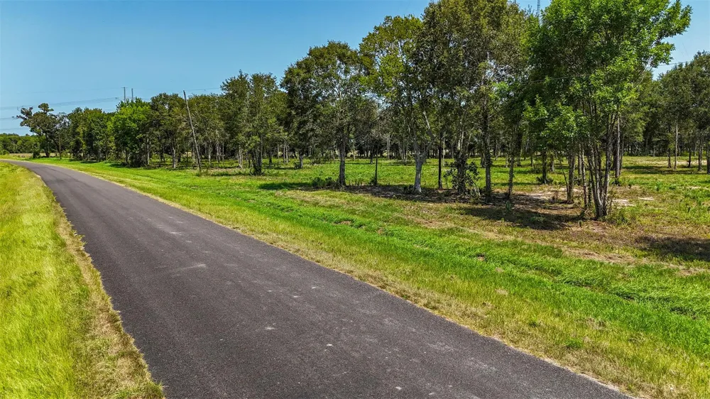 1977 County Road 105 Devers, TX 77538