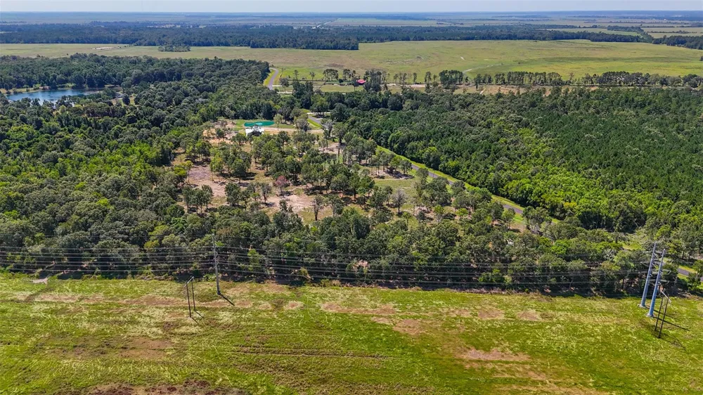 1977 County Road 105 Devers, TX 77538
