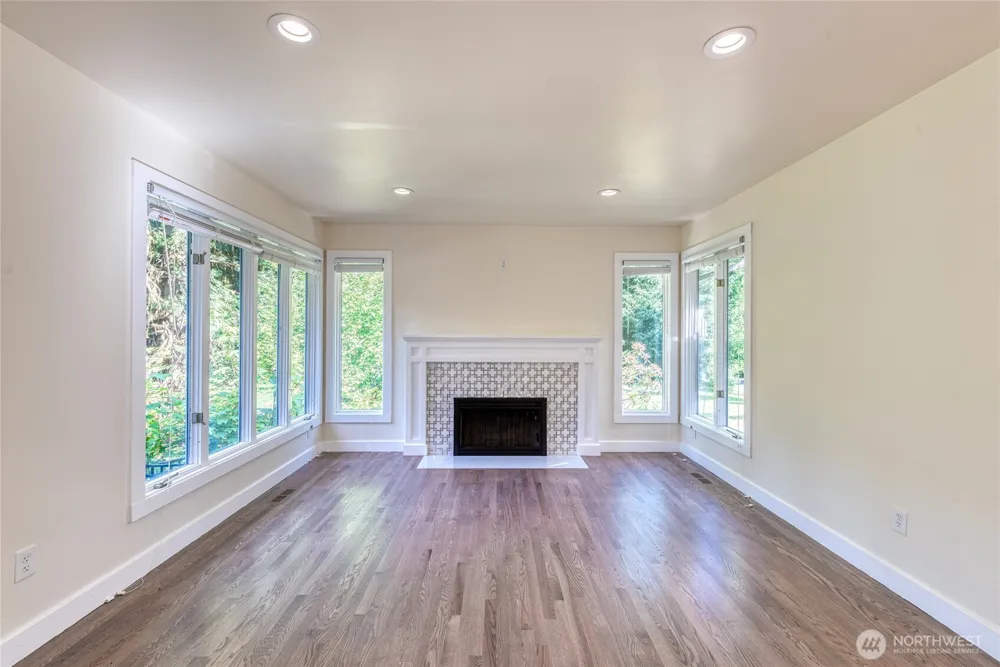 14129 229th Drive SE Issaquah, WA 98027