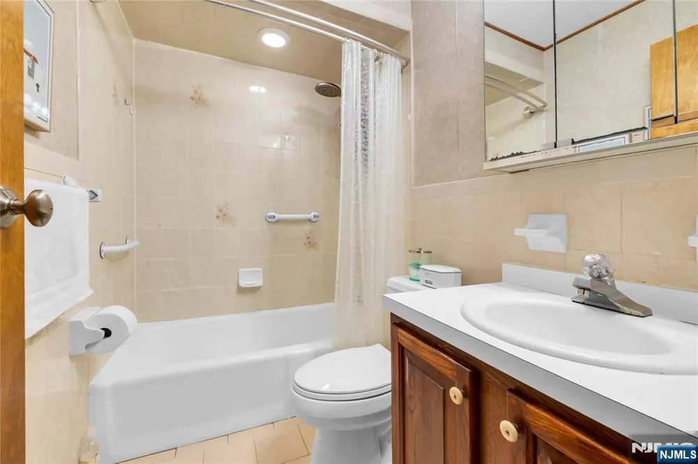 9249 Kennedy Boulevard 105 North Bergen, NJ 07047