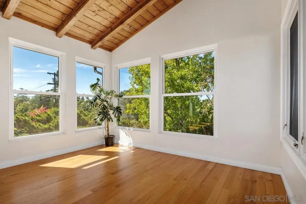 4282 Middlesex Drive San Diego, CA 92116