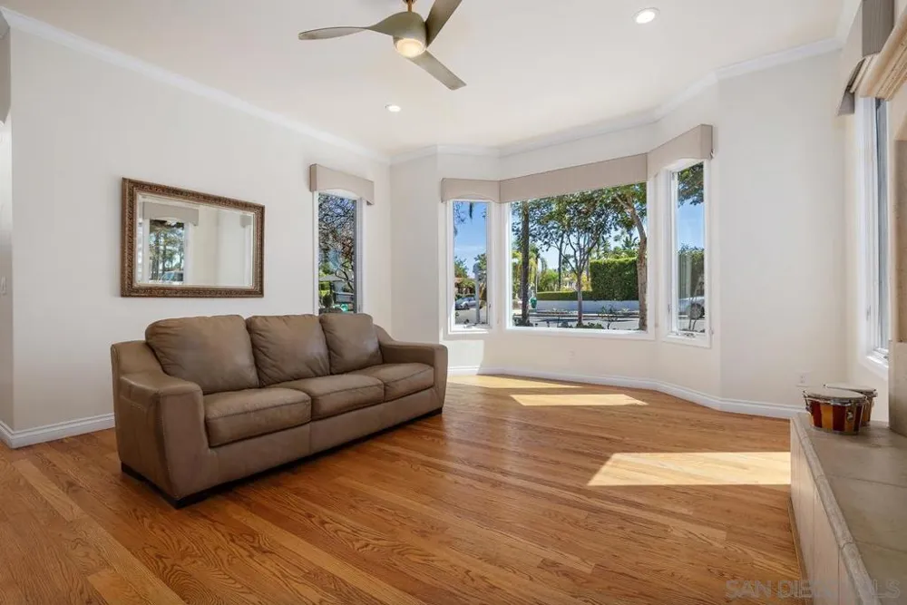 4282 Middlesex Drive San Diego, CA 92116