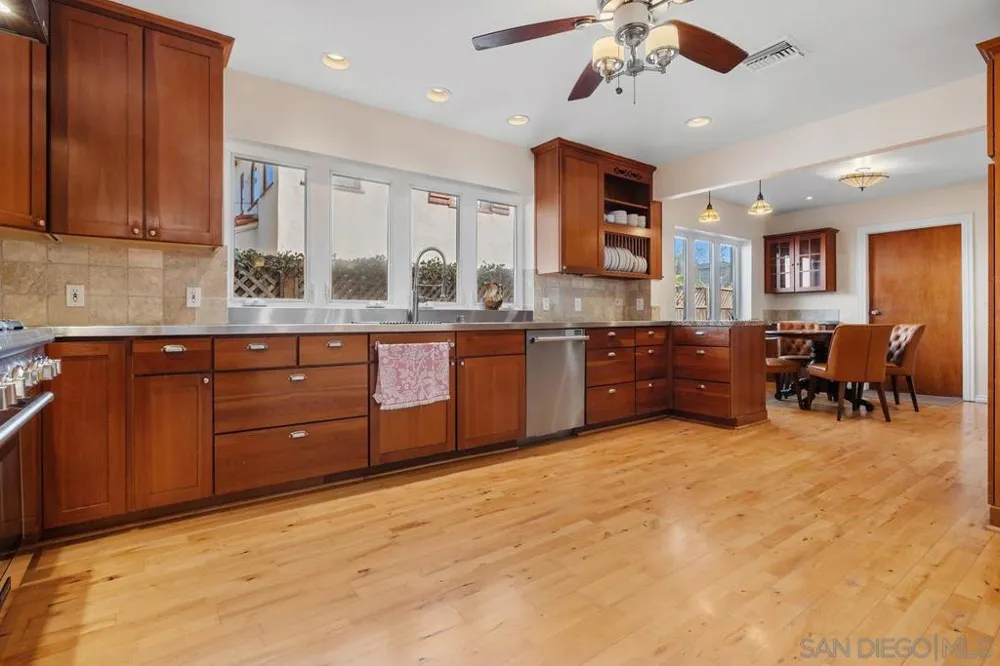 4282 Middlesex Drive San Diego, CA 92116