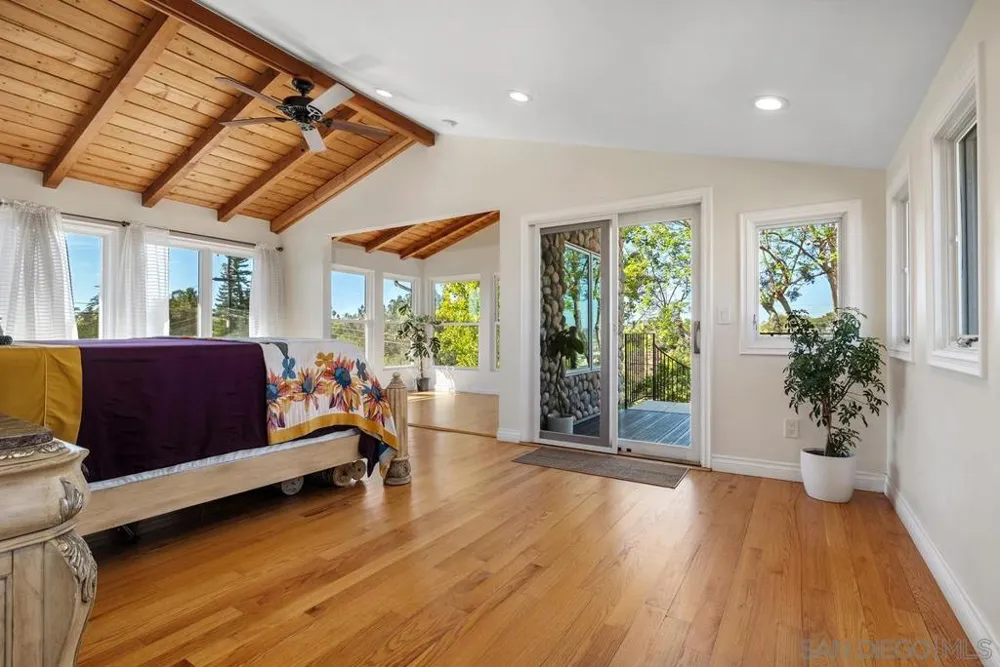 4282 Middlesex Drive San Diego, CA 92116