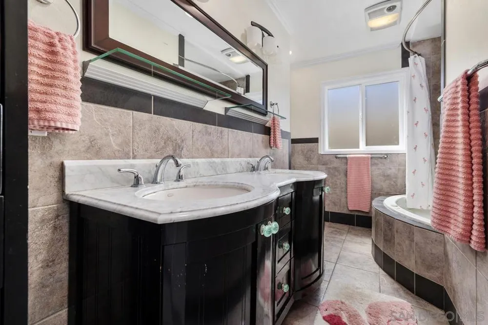 4282 Middlesex Drive San Diego, CA 92116