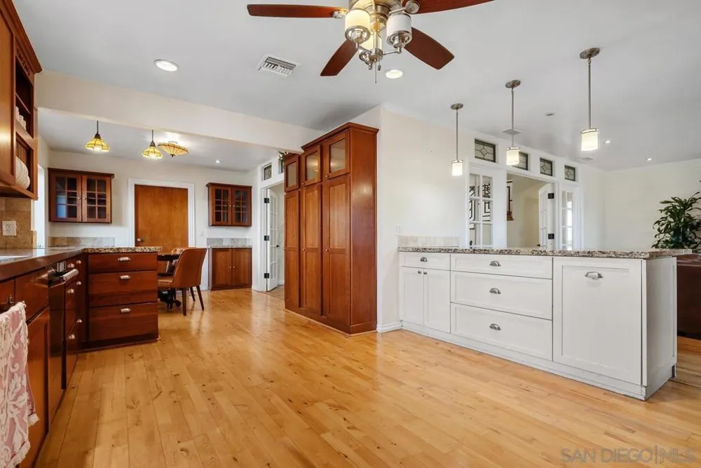 4282 Middlesex Drive San Diego, CA 92116