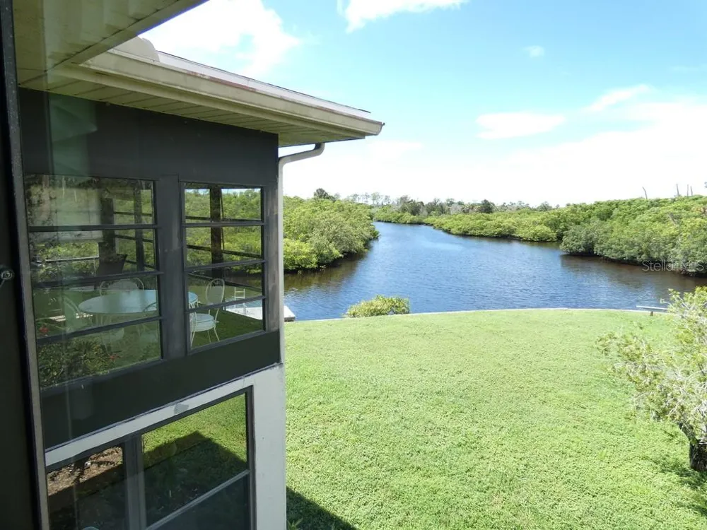9940 EAGLES POINT CIRCLE #3 Port Richey, FL 34668