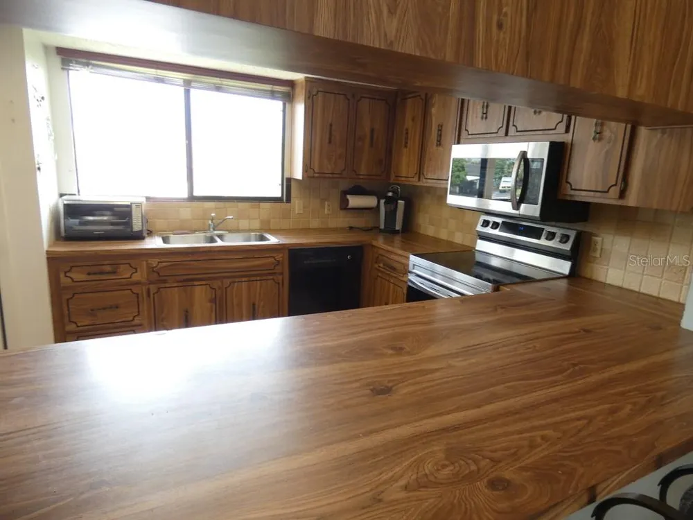 9940 EAGLES POINT CIRCLE #3 Port Richey, FL 34668