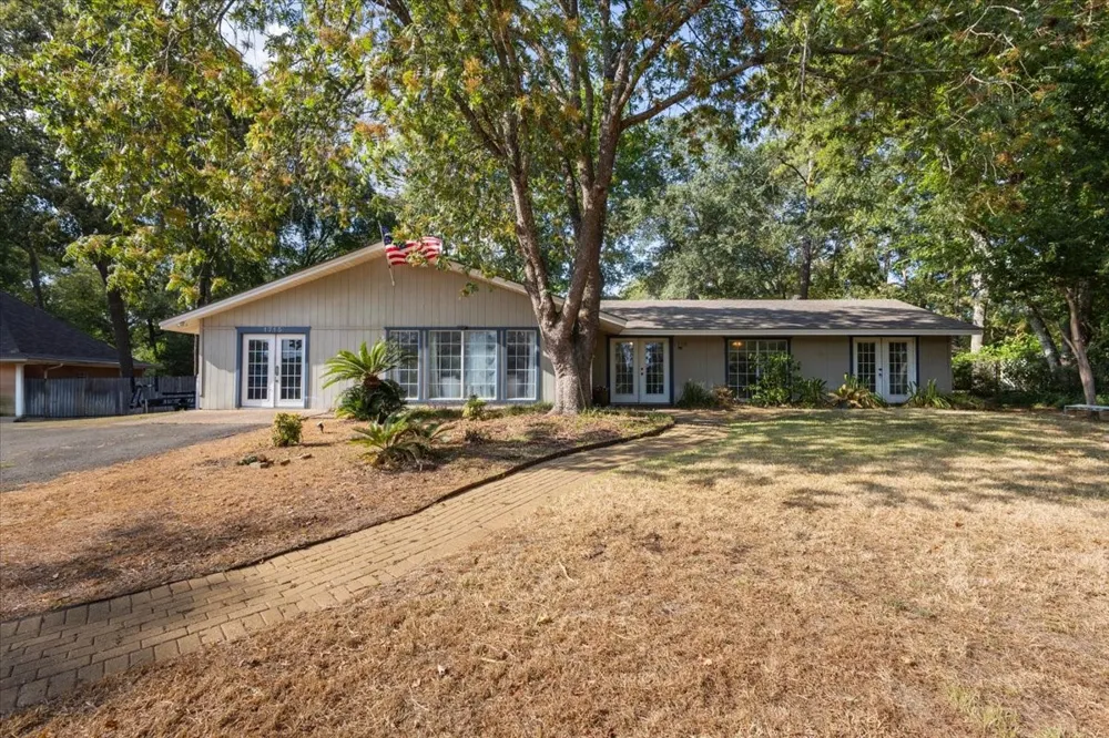 1715 Leisure Lane Hideaway, TX 75771