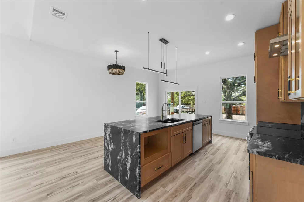 4918 Sunshine Drive Fort Worth, TX 76105