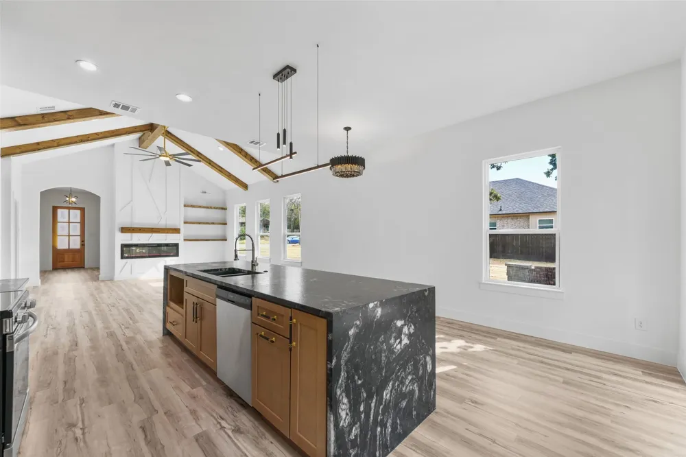 4918 Sunshine Drive Fort Worth, TX 76105