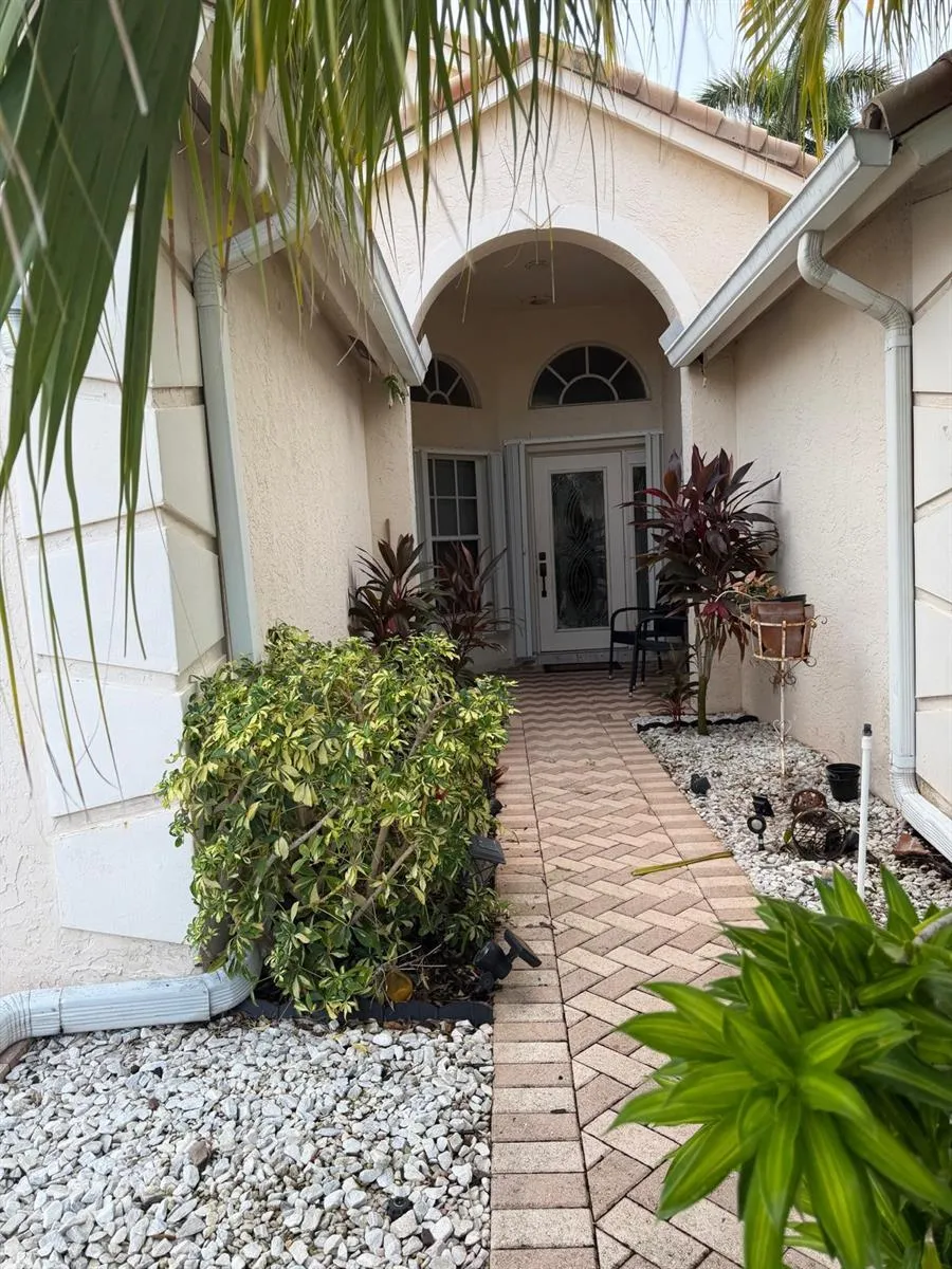 1951 OAK BERRY CIRCLE Wellington, FL 33414