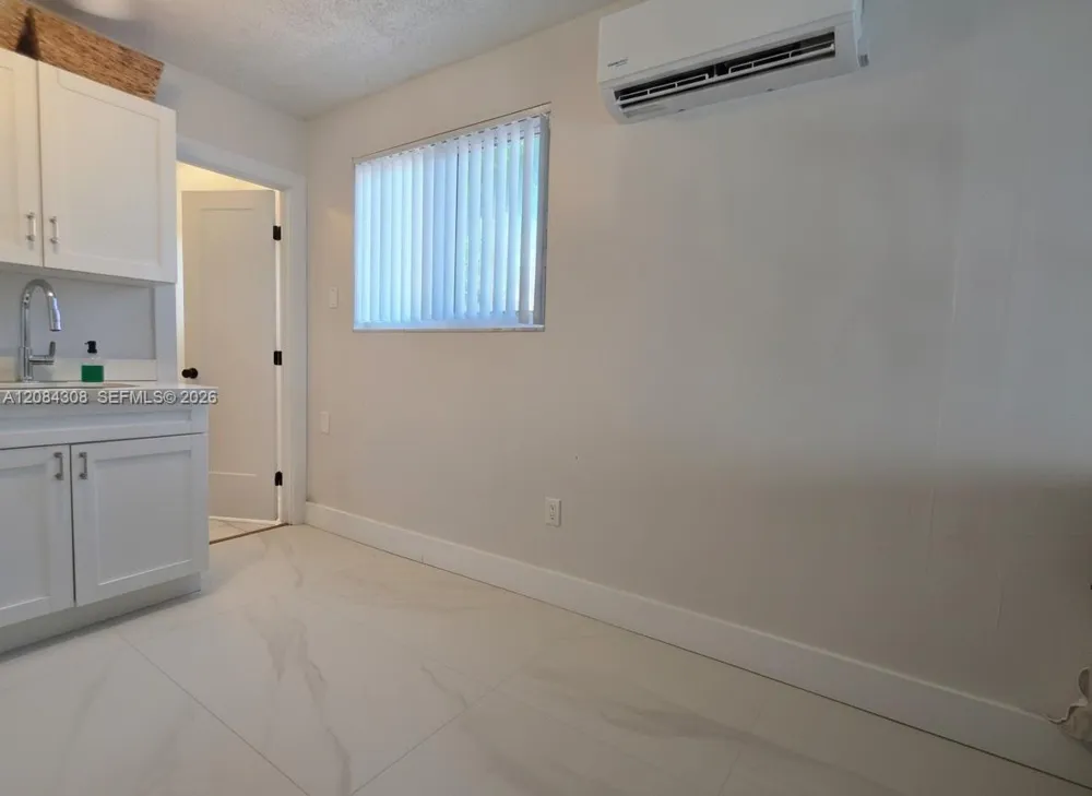 1430 68th Ave #B Hollywood, FL 33024