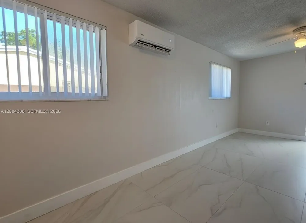1430 68th Ave #B Hollywood, FL 33024