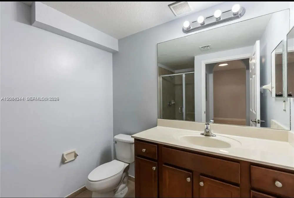 17067 SW 93rd St #17067 Miami, FL 33196
