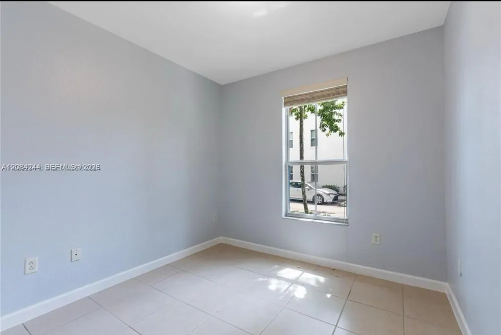 17067 SW 93rd St #17067 Miami, FL 33196