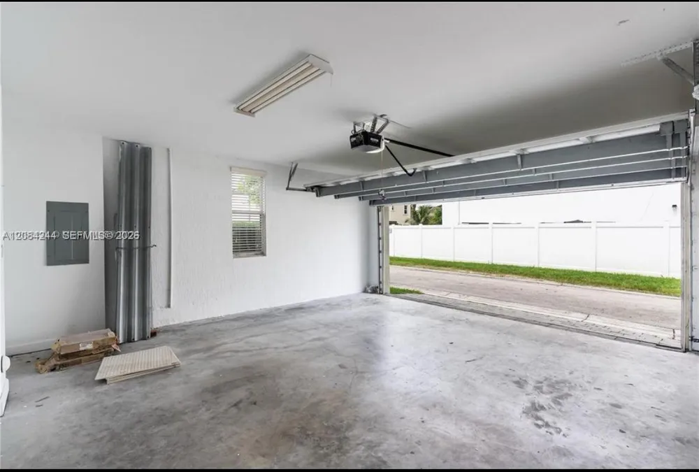 17067 SW 93rd St #17067 Miami, FL 33196
