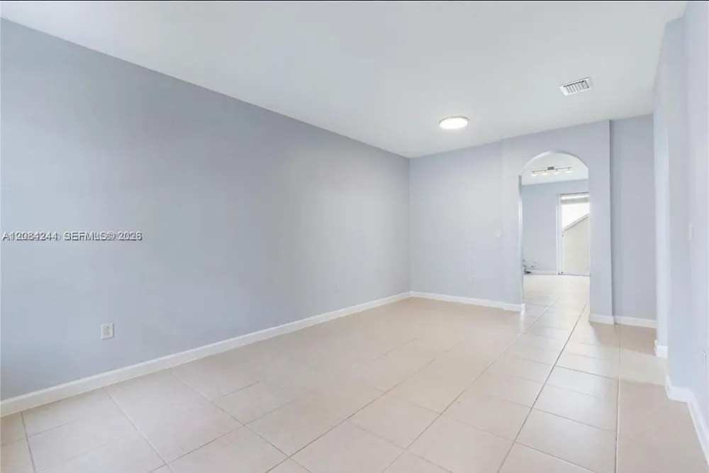 17067 SW 93rd St #17067 Miami, FL 33196