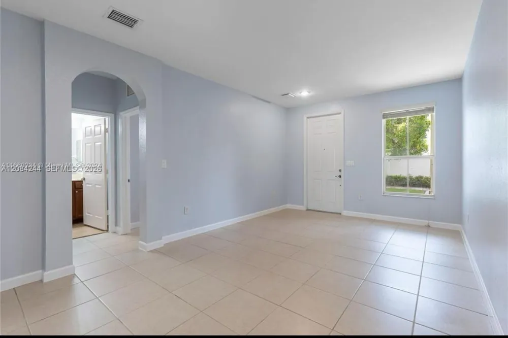 17067 SW 93rd St #17067 Miami, FL 33196
