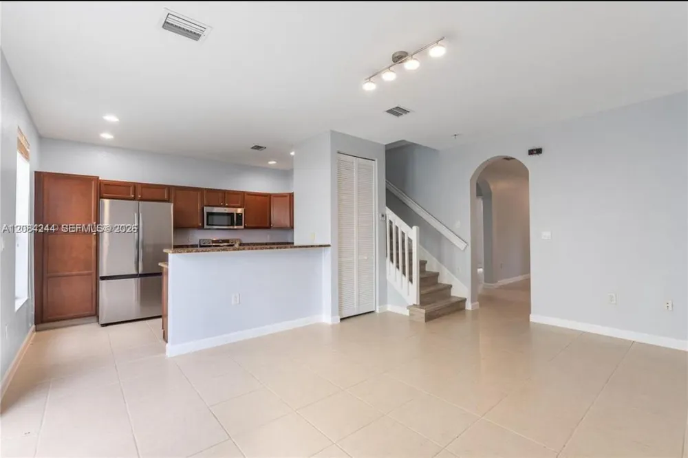 17067 SW 93rd St #17067 Miami, FL 33196