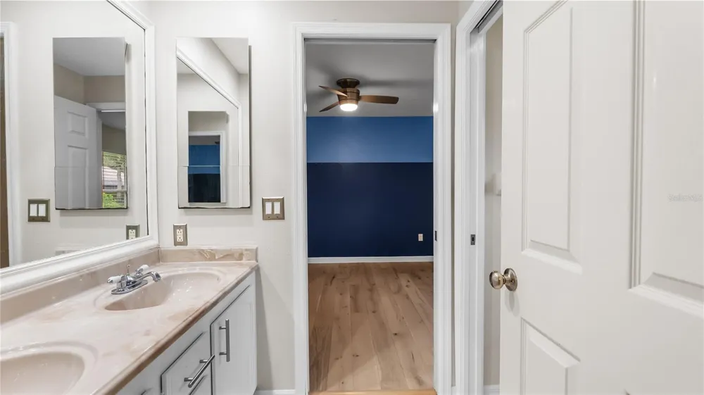 5924 CHERRY OAK DRIVE Valrico, FL 33596