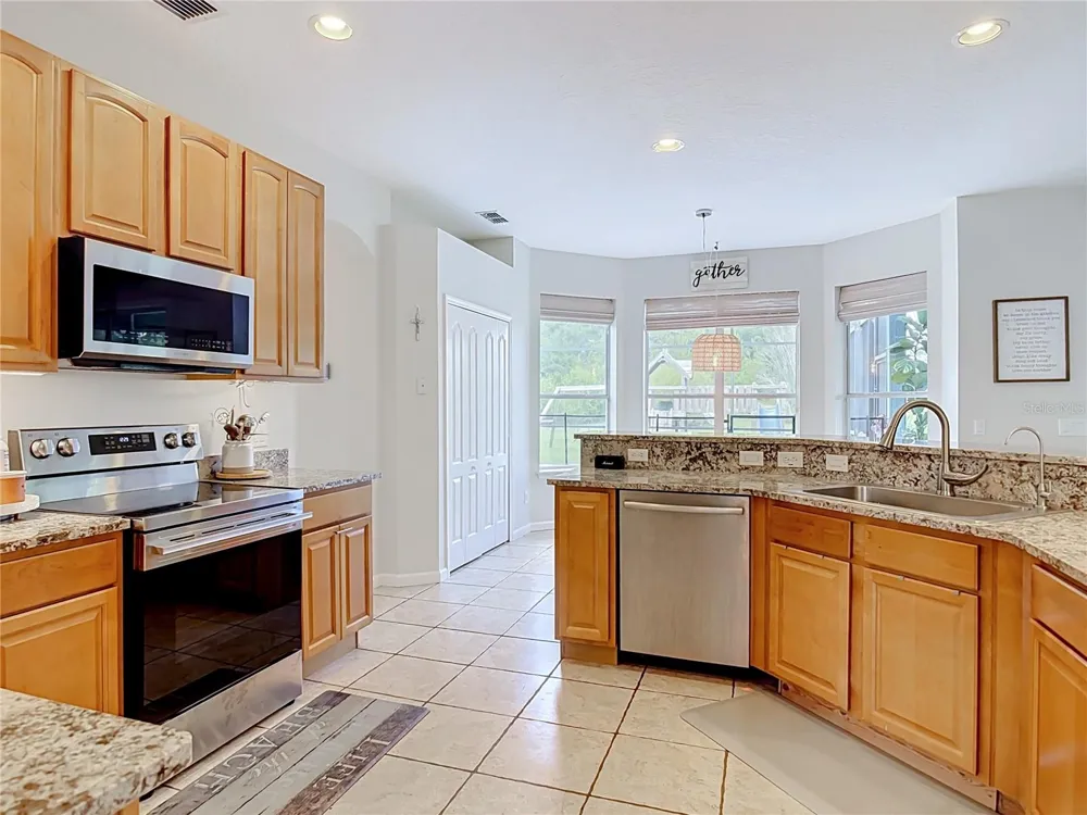 2415 LAKE STREET Deltona, FL 32738