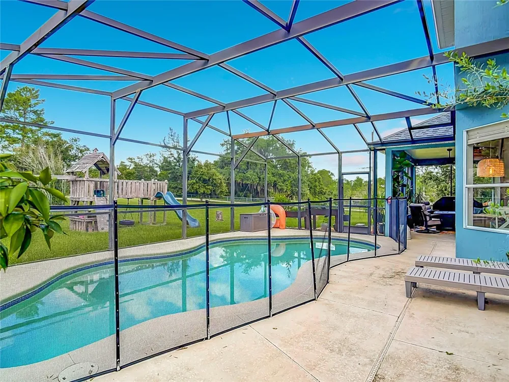 2415 LAKE STREET Deltona, FL 32738