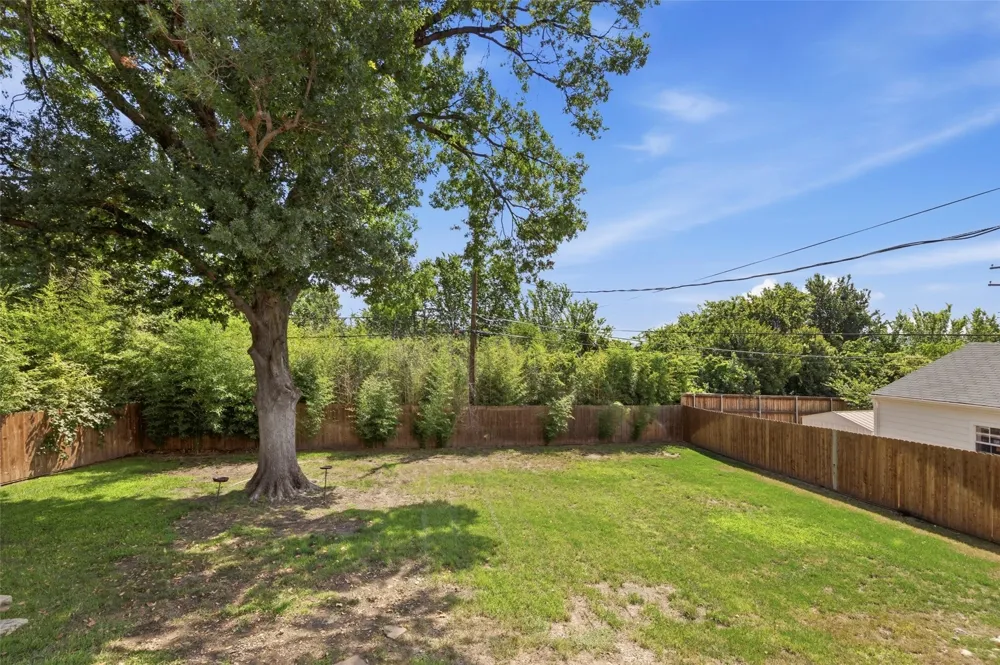 4817 Winthrop Avenue E Fort Worth, TX 76116