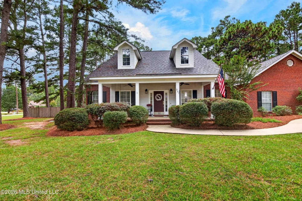 207 Longleaf Drive Petal, MS 39465