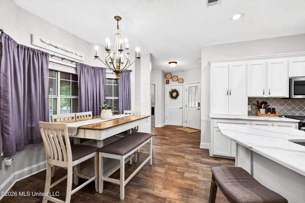 207 Longleaf Drive Petal, MS 39465